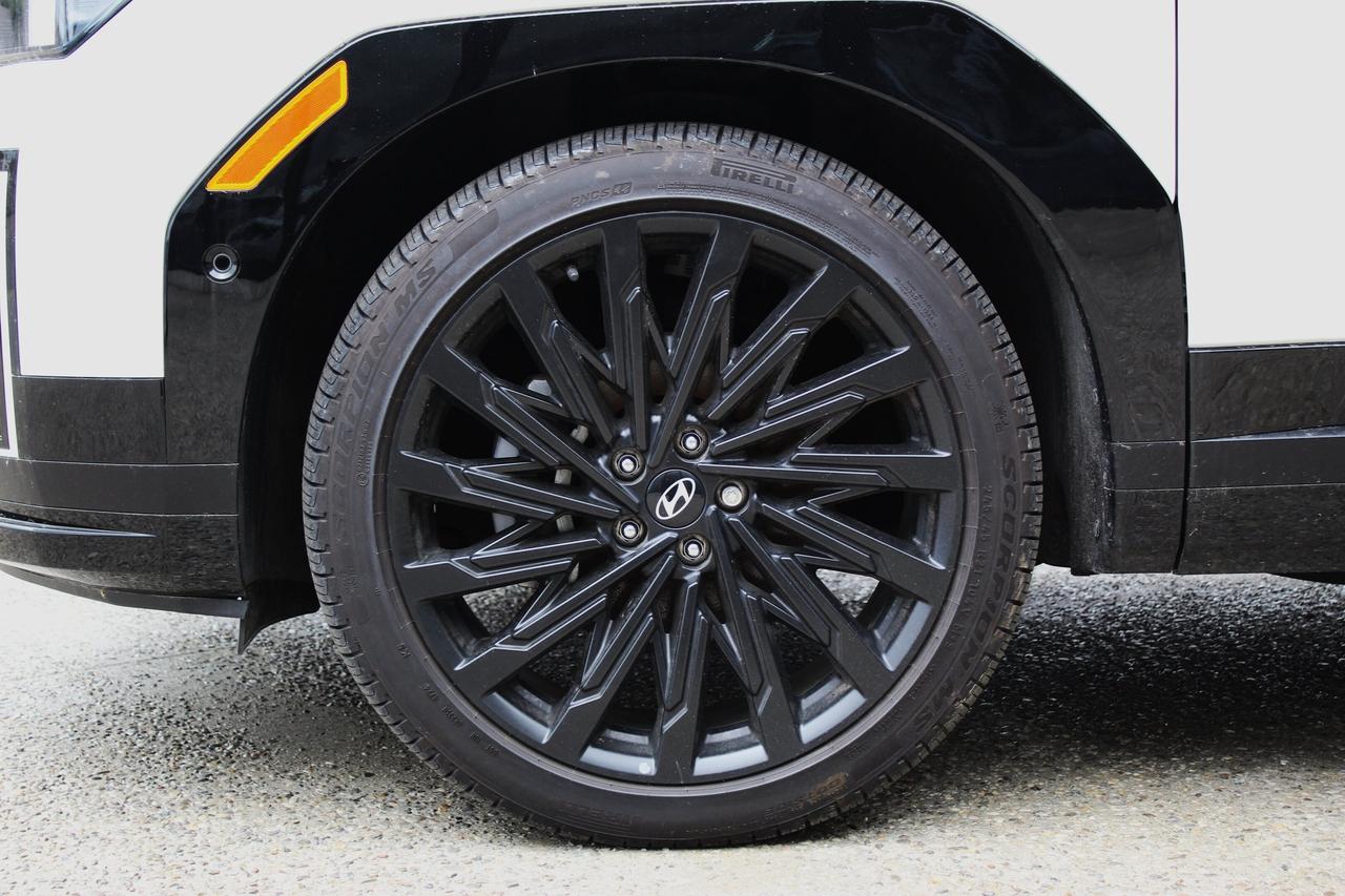 2025 Hyundai Santa Fe Ultimate Calligraphy AWD, 1-Owner Photo