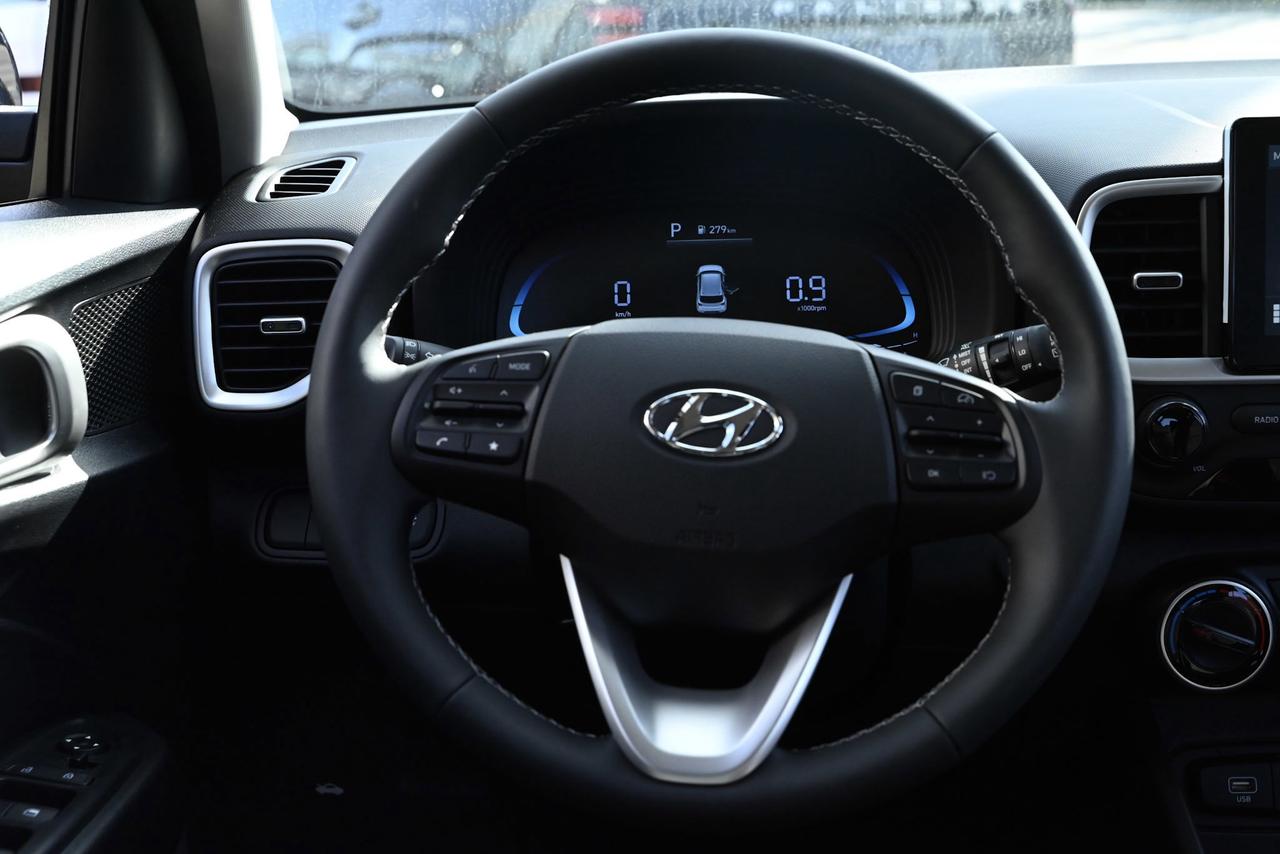 2024 Hyundai Venue PREFERRED Photo