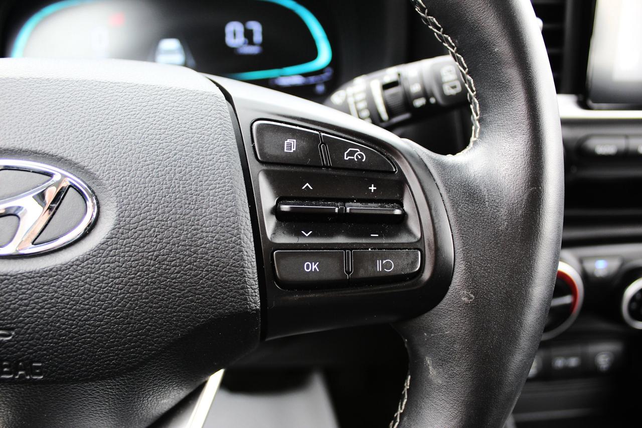2024 Hyundai Venue Preferred IVT w/Two-Tone Photo