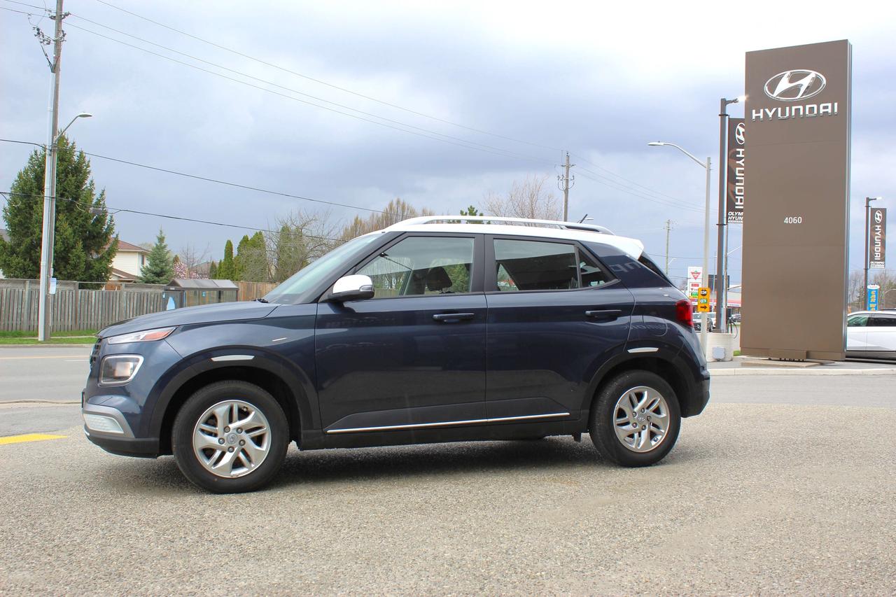 2024 Hyundai Venue Preferred IVT w/Two-Tone Photo