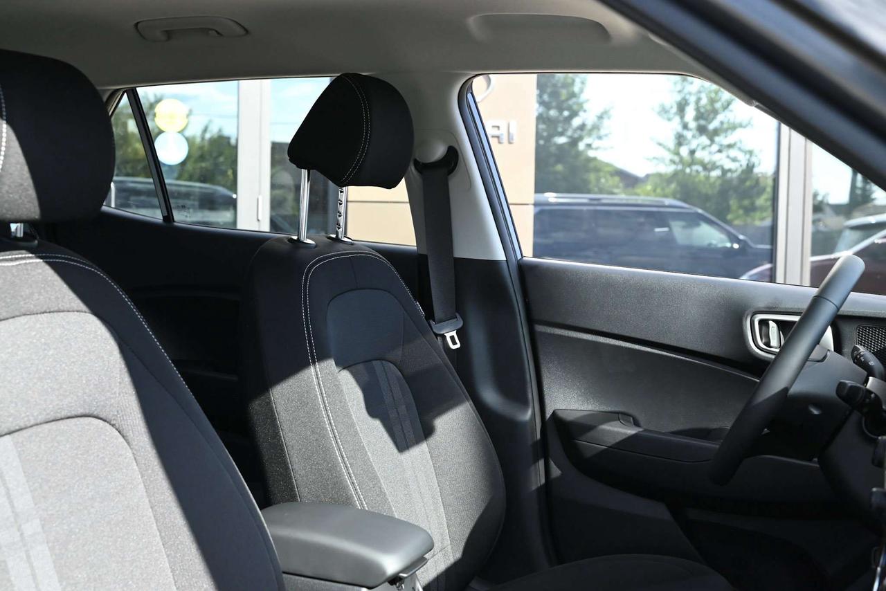 2024 Hyundai Venue Preferred IVT w/Two-Tone Photo