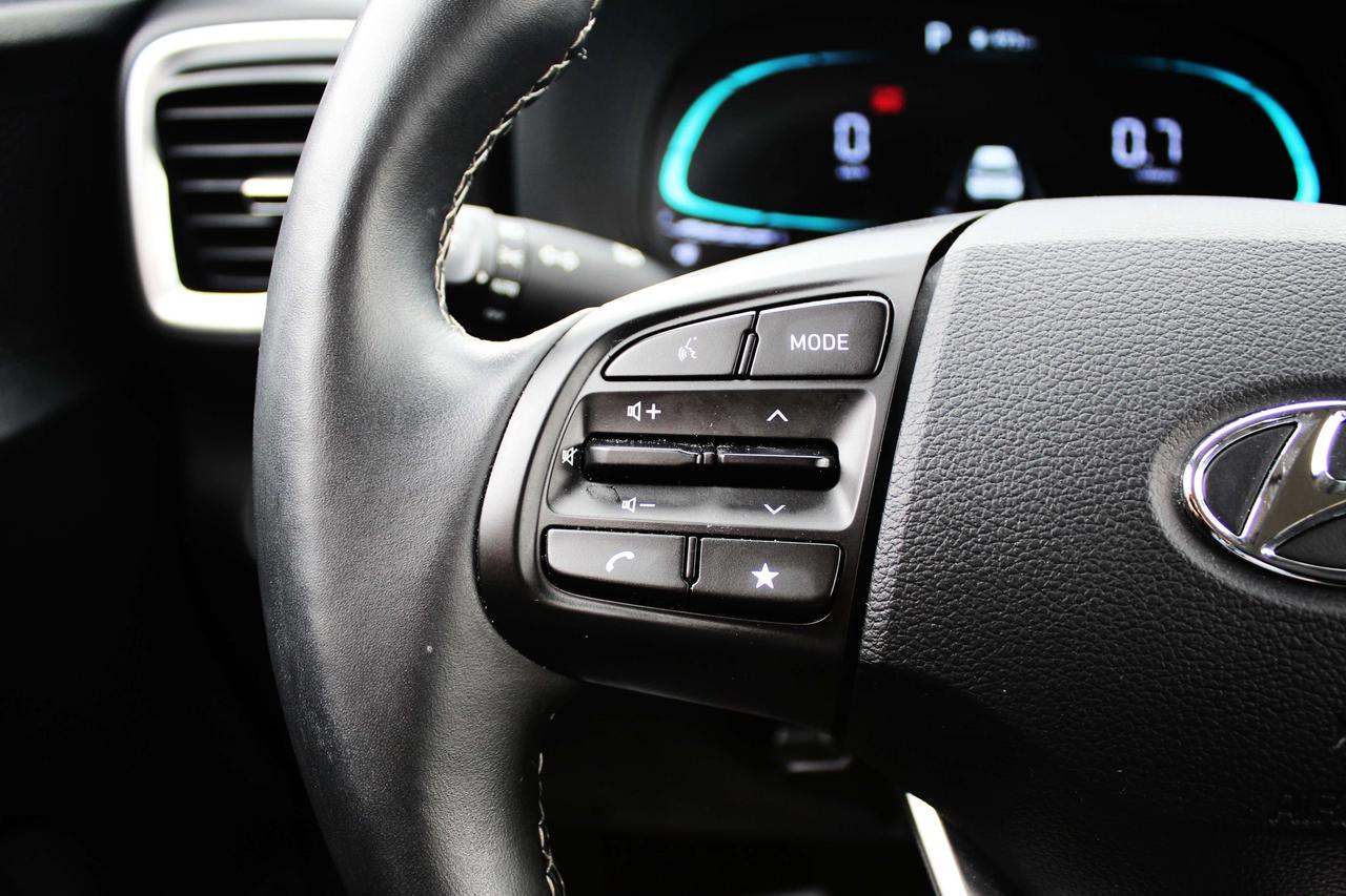 2024 Hyundai Venue Preferred IVT w/Two-Tone Photo