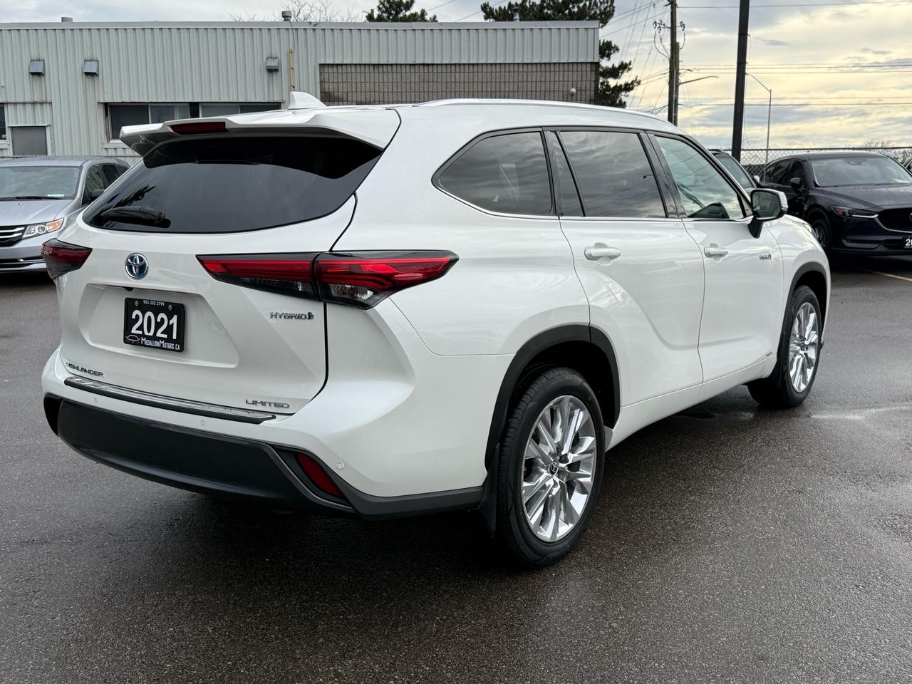 2021 Toyota Highlander Hybrid Limited AWD  ACCIDENT FREE 1-OWNER CERTIFIE Photo