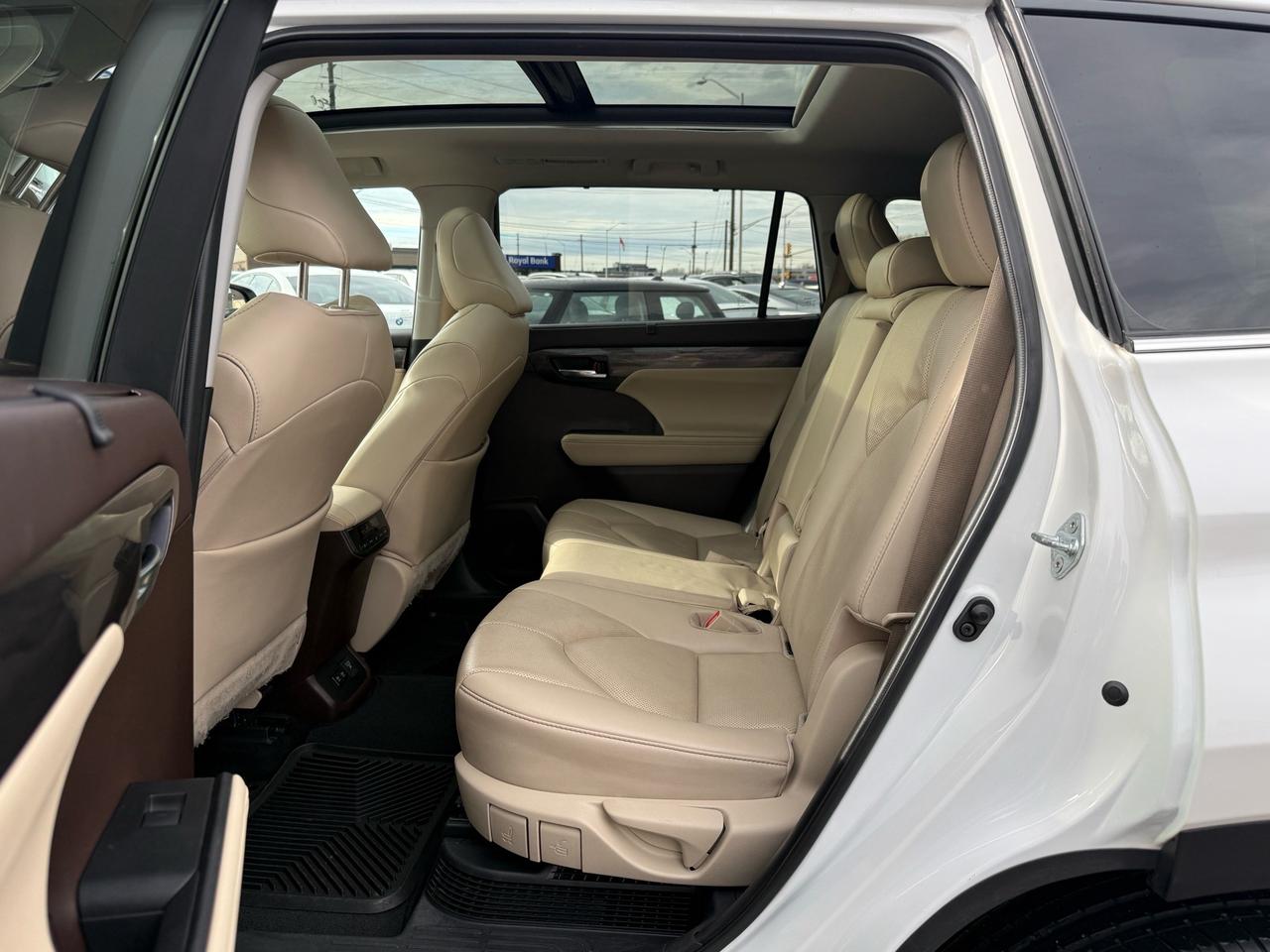 2021 Toyota Highlander Hybrid Limited AWD  ACCIDENT FREE 1-OWNER CERTIFIE Photo