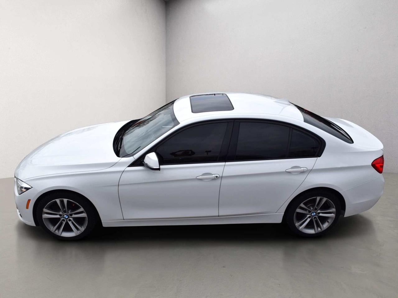 2017 BMW 3 Series 320i xDrive Sport Line Navigation Photo