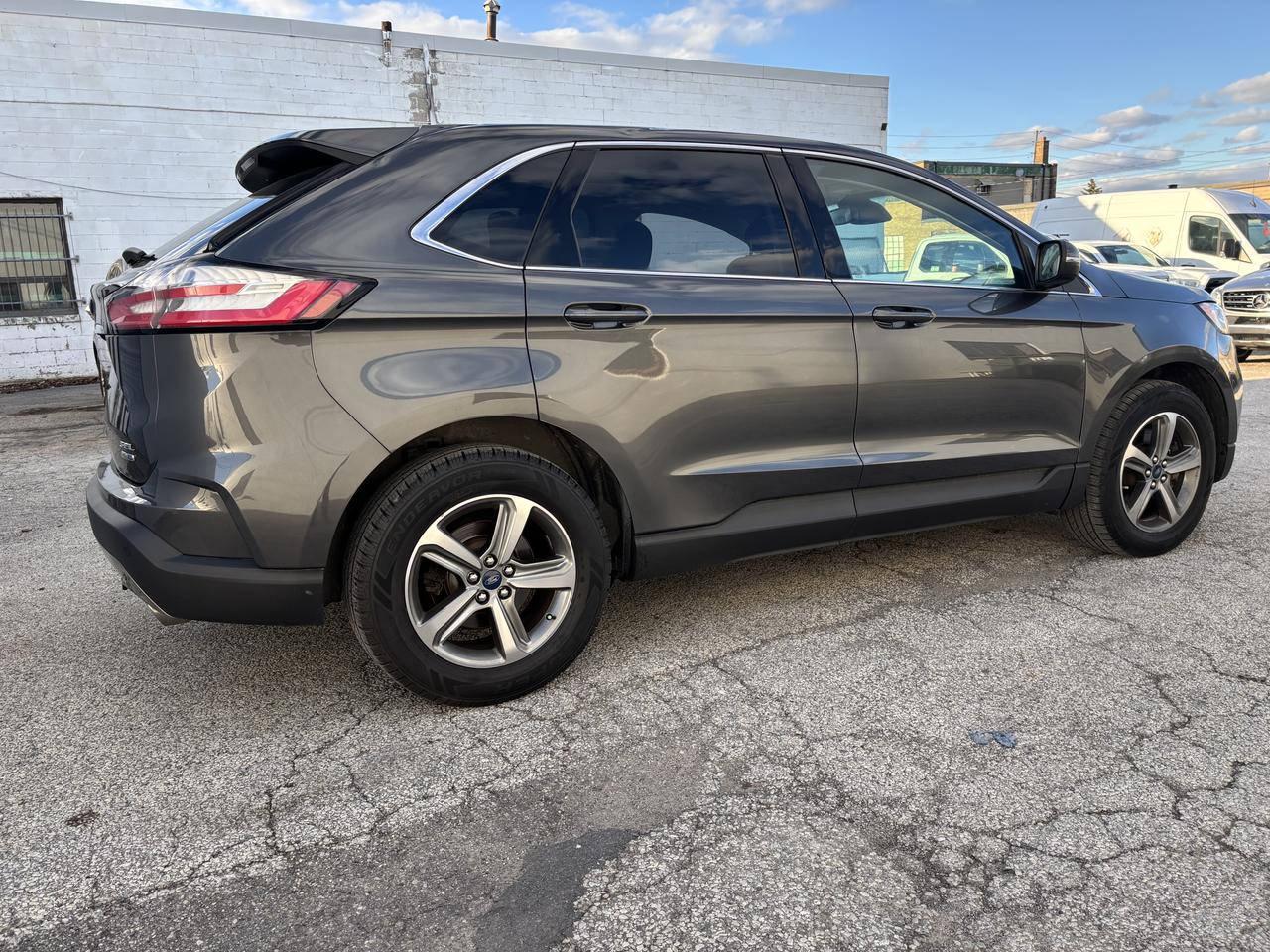 2020 Ford Edge SEL - Photo #4