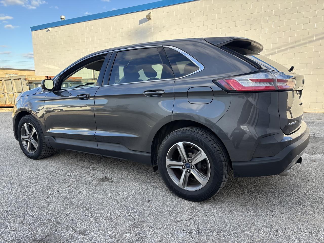 2020 Ford Edge SEL Photo