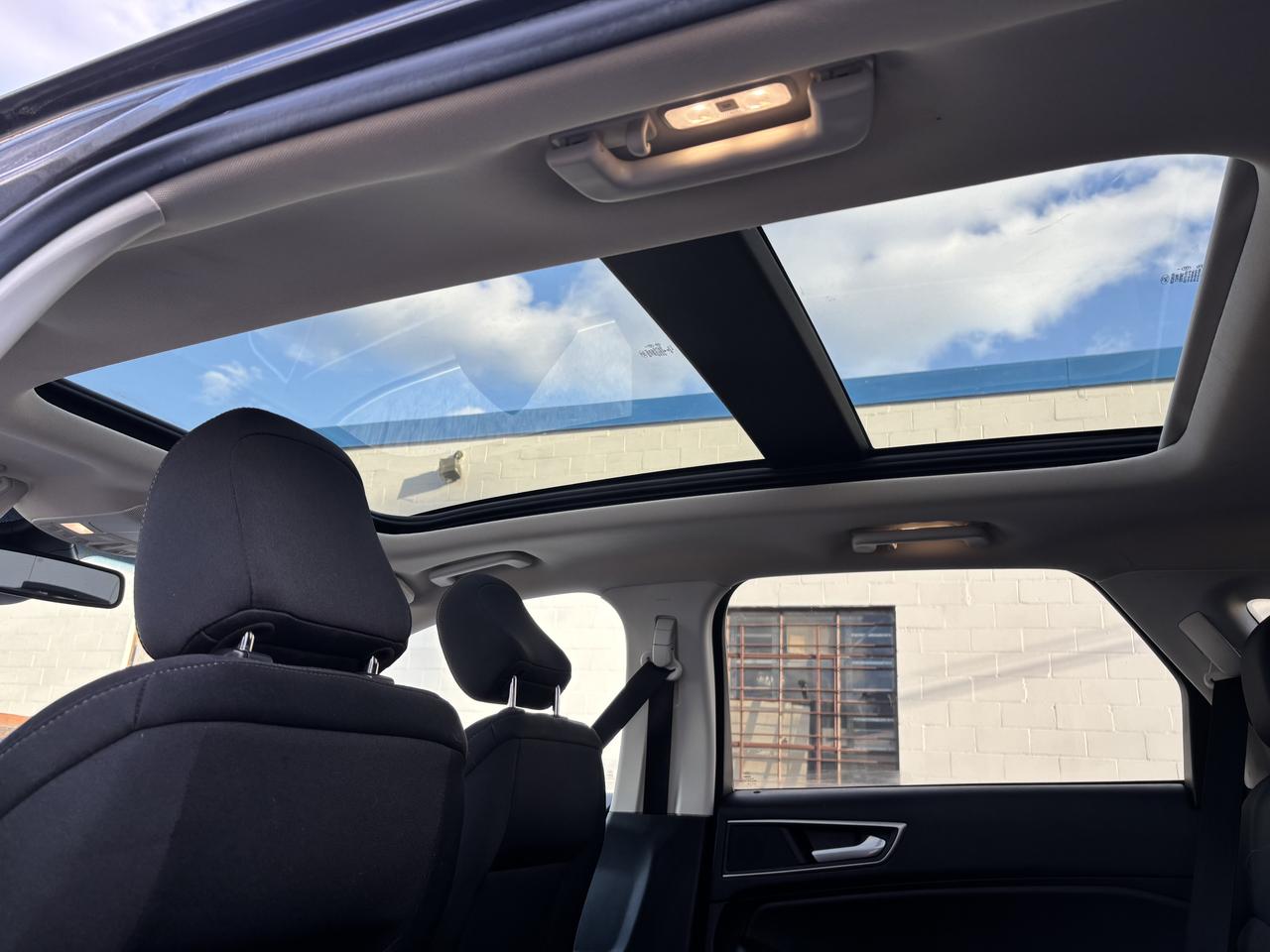 2020 Ford Edge SEL Photo