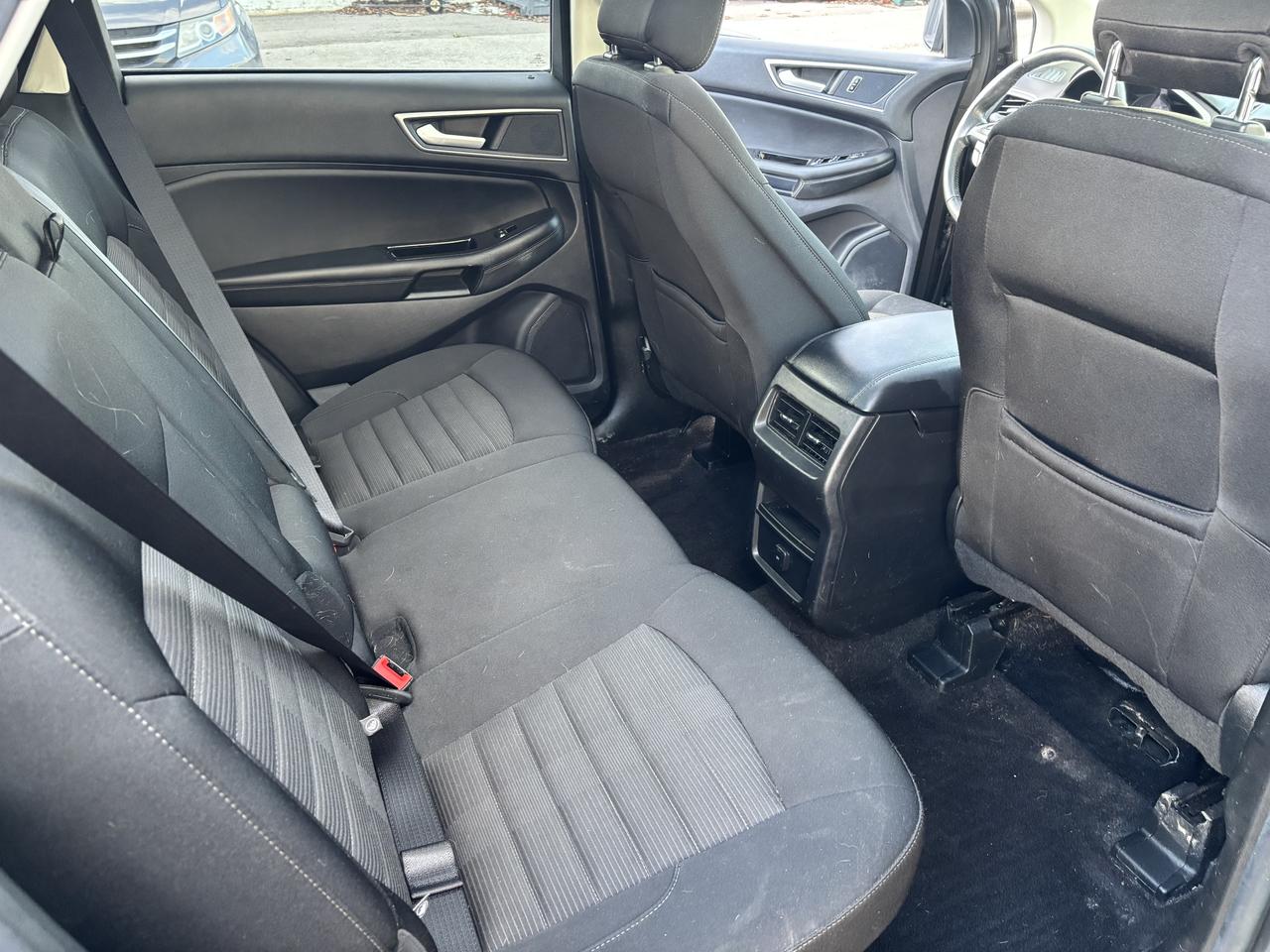 2020 Ford Edge SEL Photo