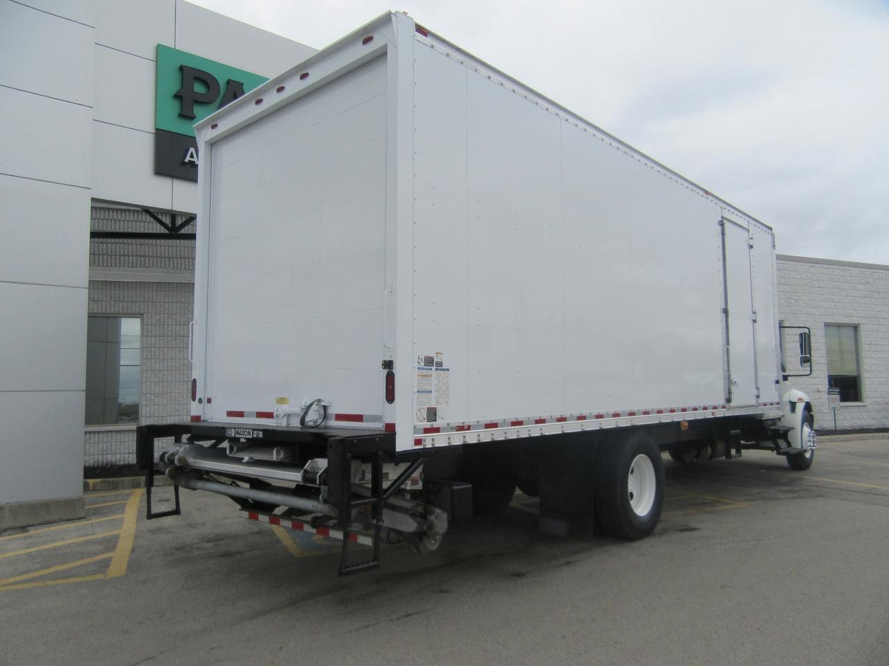 2018 International 4300 CUMMINS DIESEL 26FT BOX  POWER LIFTGATE & RAMP Photo3