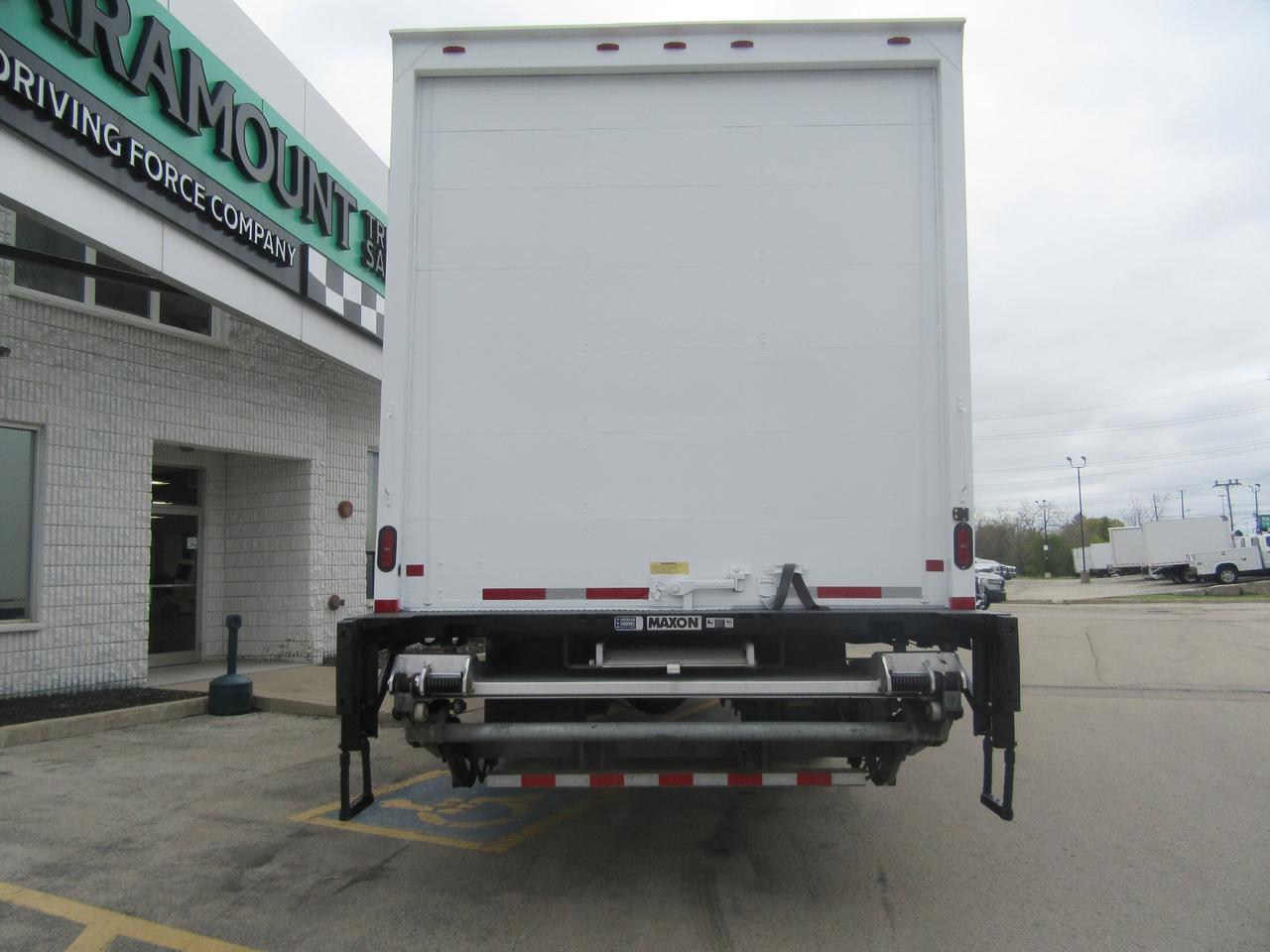 2018 International 4300 CUMMINS DIESEL 26FT BOX  POWER LIFTGATE & RAMP Photo