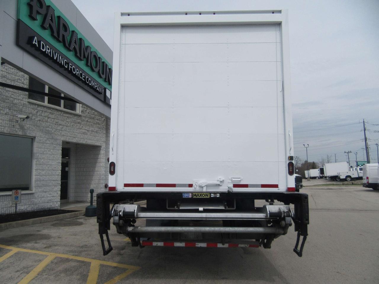 2019 International 4300 CUMMINS DIESEL 26FT BOX  POWER LIFTGATE & RAMP Photo