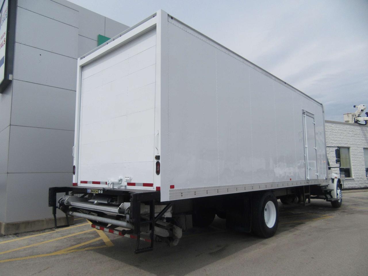 2019 International 4300 CUMMINS DIESEL 26FT BOX  POWER LIFTGATE & RAMP Photo