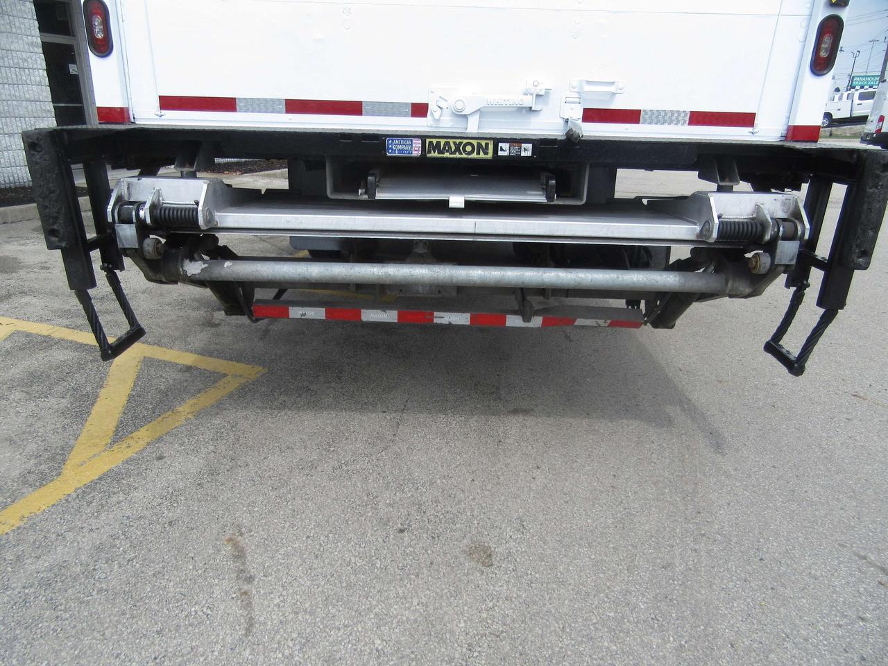 2019 International 4300 CUMMINS DIESEL 26FT BOX  POWER LIFTGATE & RAMP Photo
