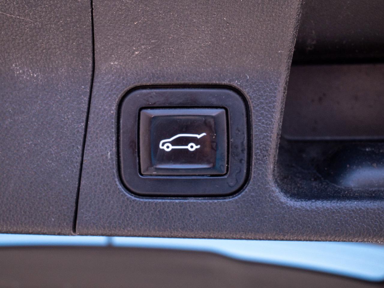 2017 GMC Acadia SLE - Power Seats   Remote Trunk Release Photo