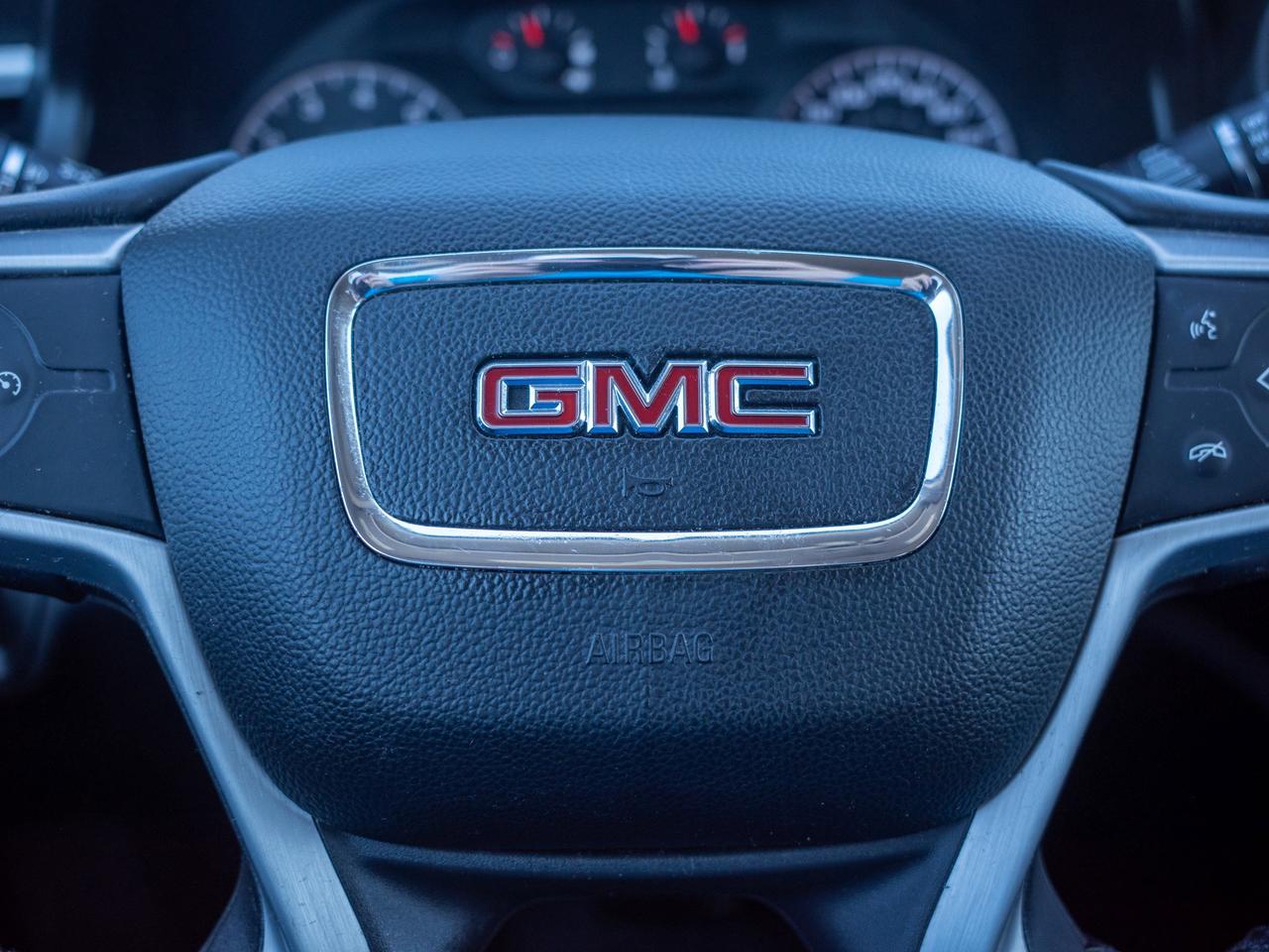 2017 GMC Acadia SLE - Power Seats   Remote Trunk Release Photo