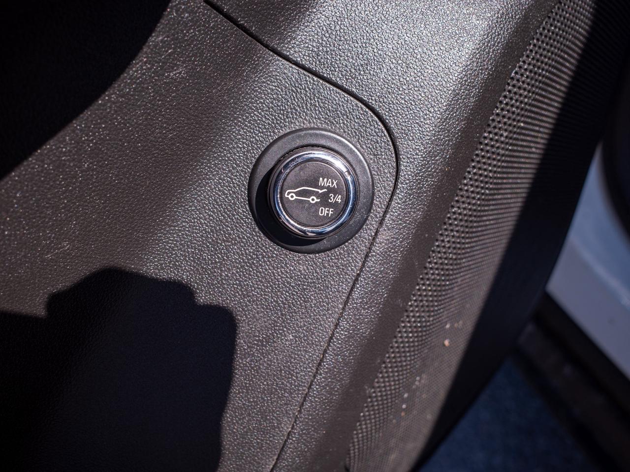 2017 GMC Acadia SLE - Power Seats   Remote Trunk Release Photo