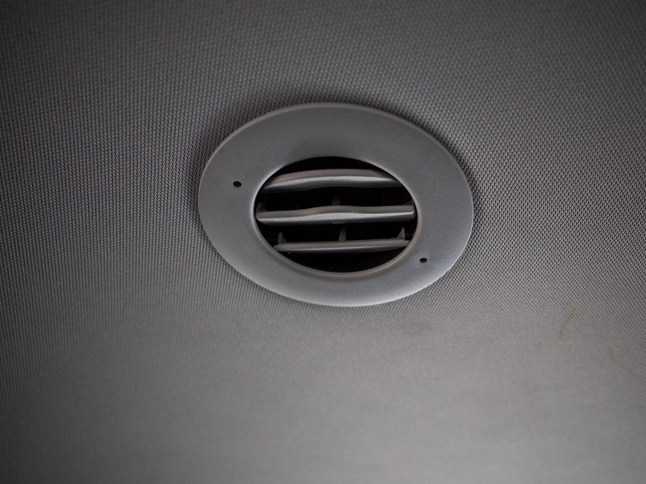 2017 GMC Acadia SLE - Power Seats   Remote Trunk Release Photo