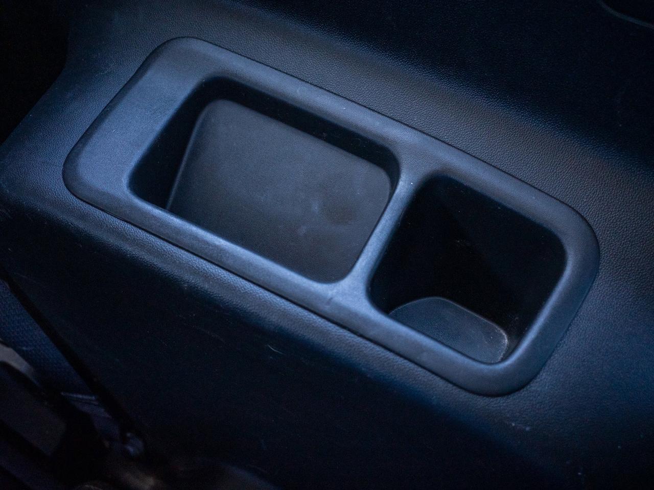 2017 GMC Acadia SLE - Power Seats   Remote Trunk Release Photo