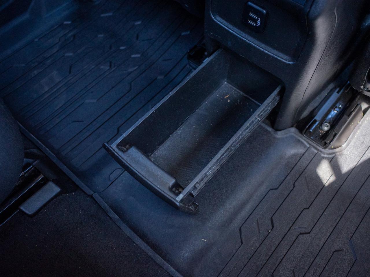 2017 GMC Acadia SLE - Power Seats   Remote Trunk Release Photo