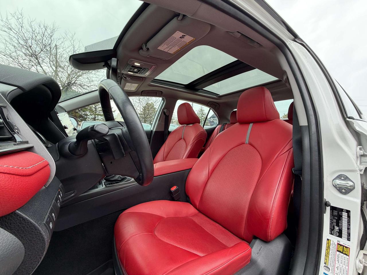 2022 Toyota Camry XSE,RED INTERIOR. SET OF WINTER TIRES/RIMS Photo2