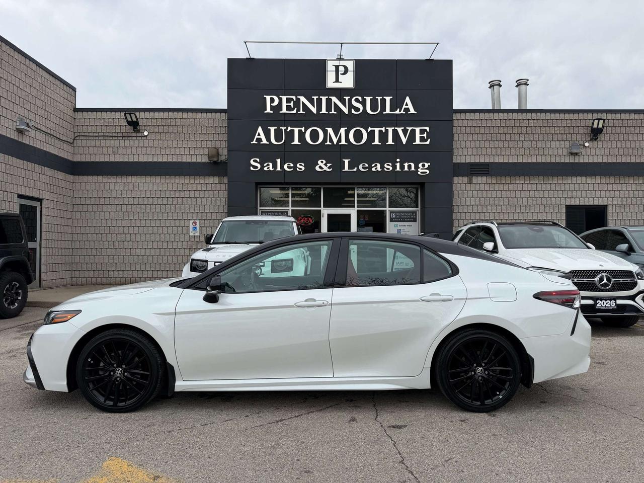 2022 Toyota Camry XSE,RED INTERIOR. SET OF WINTER TIRES/RIMS Photo