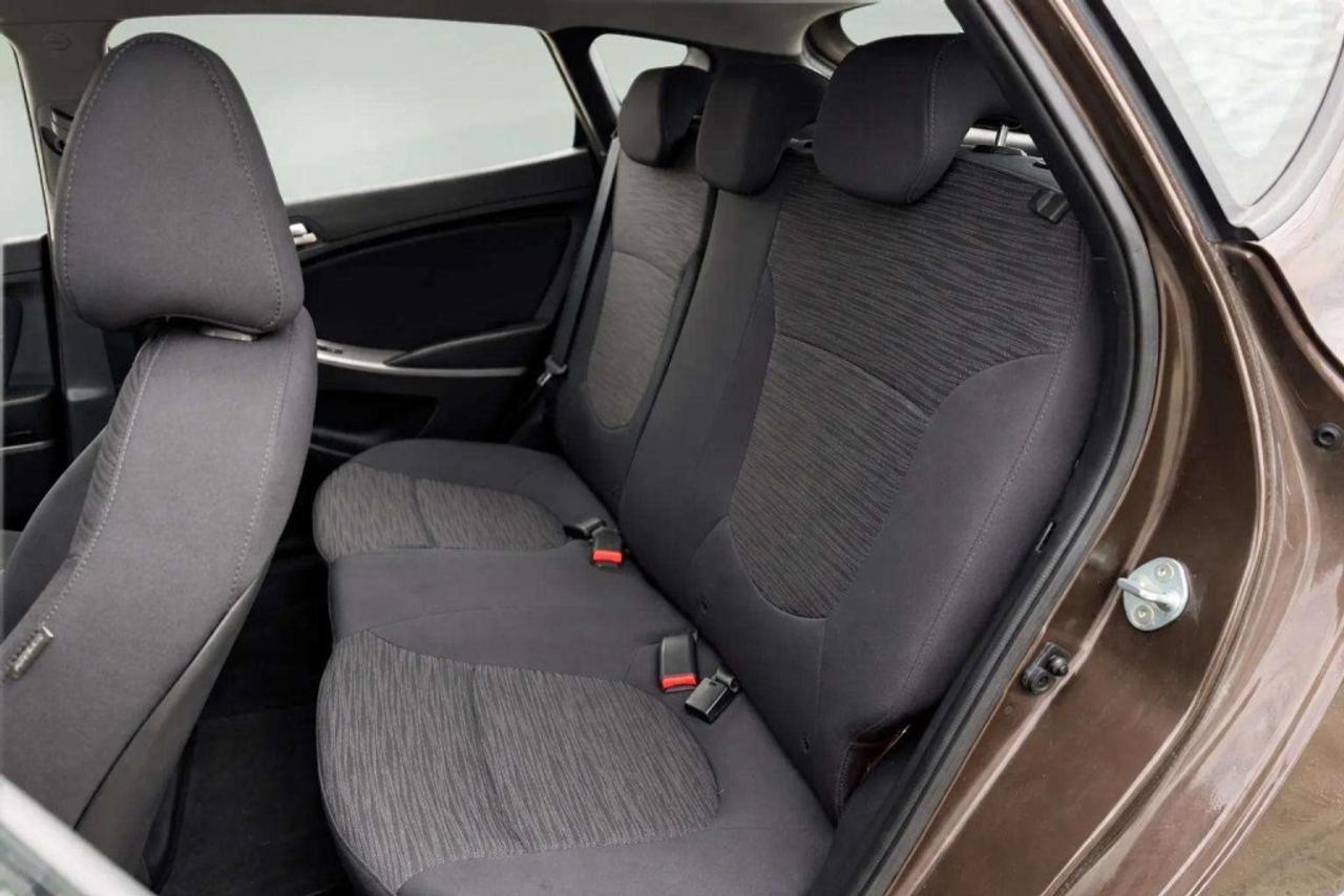 2015 Hyundai Accent AUTO GL Photo