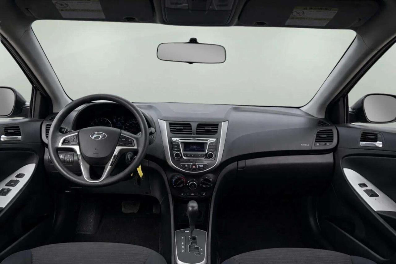 2015 Hyundai Accent AUTO GL Photo