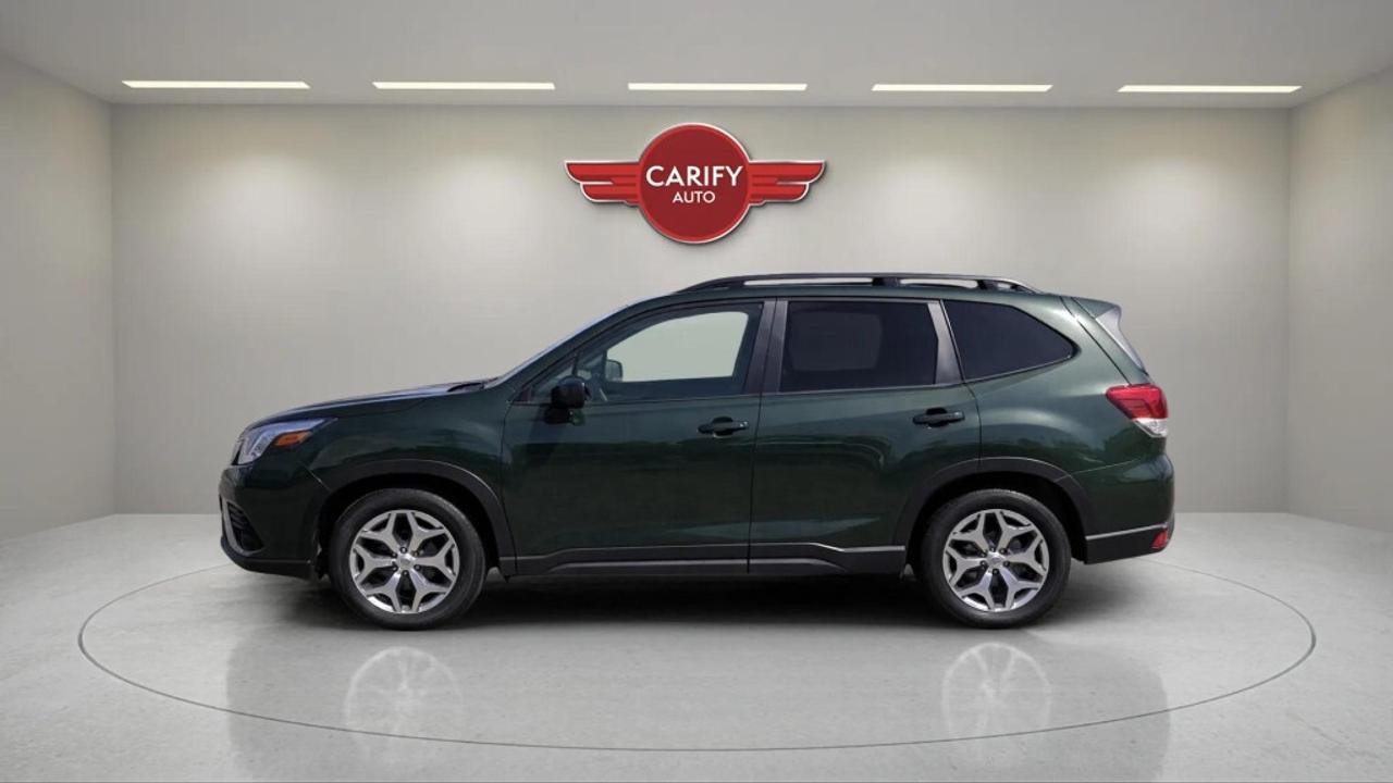 2022 Subaru Forester TOURING Photo