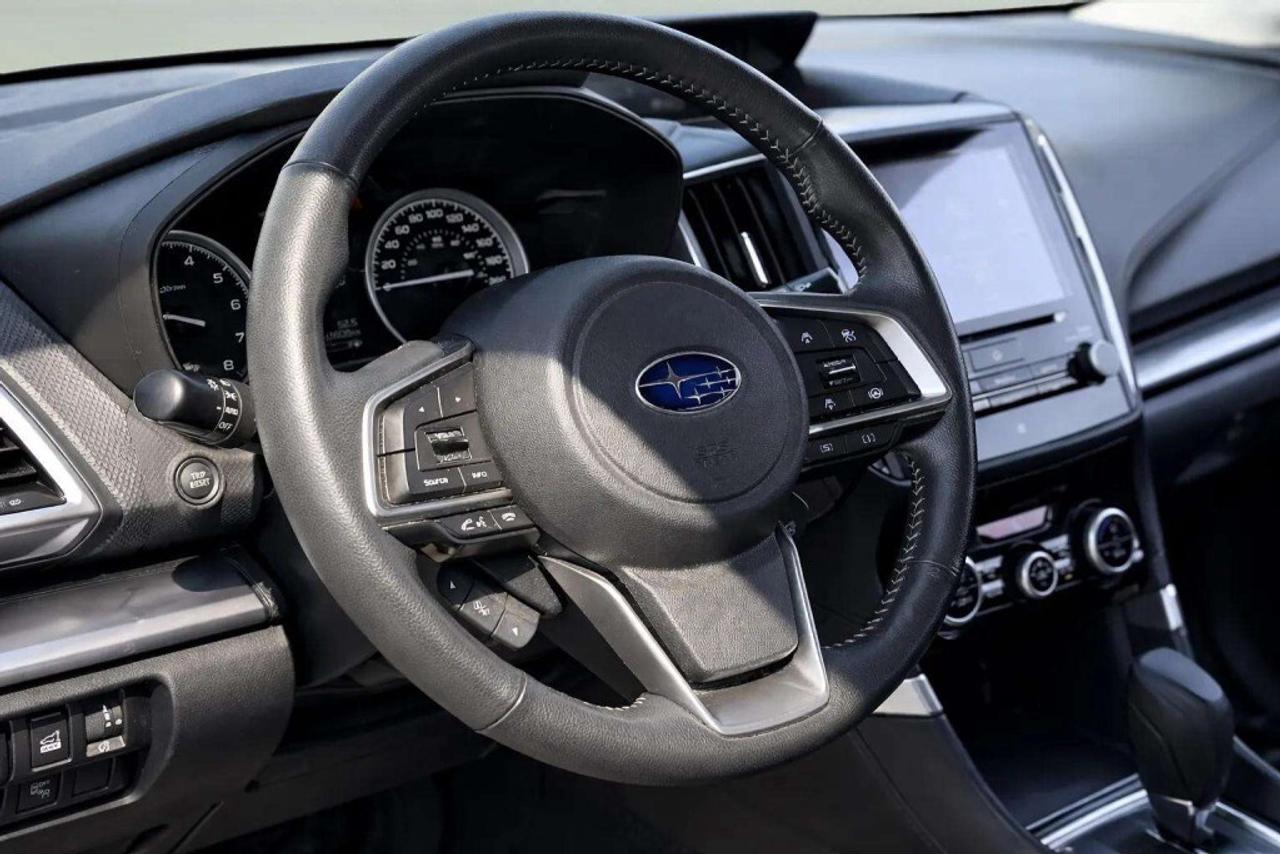 2022 Subaru Forester TOURING Photo