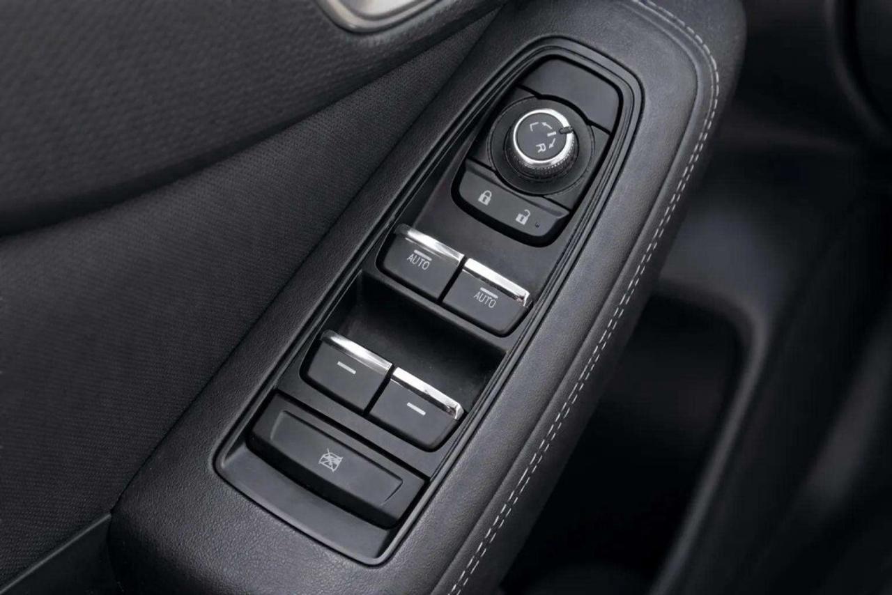 2022 Subaru Forester TOURING Photo
