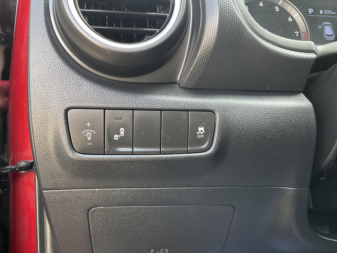 2019 Hyundai KONA PREFERRED AWD - CARPLAY! BACK-UP CAM! BSM! Photo