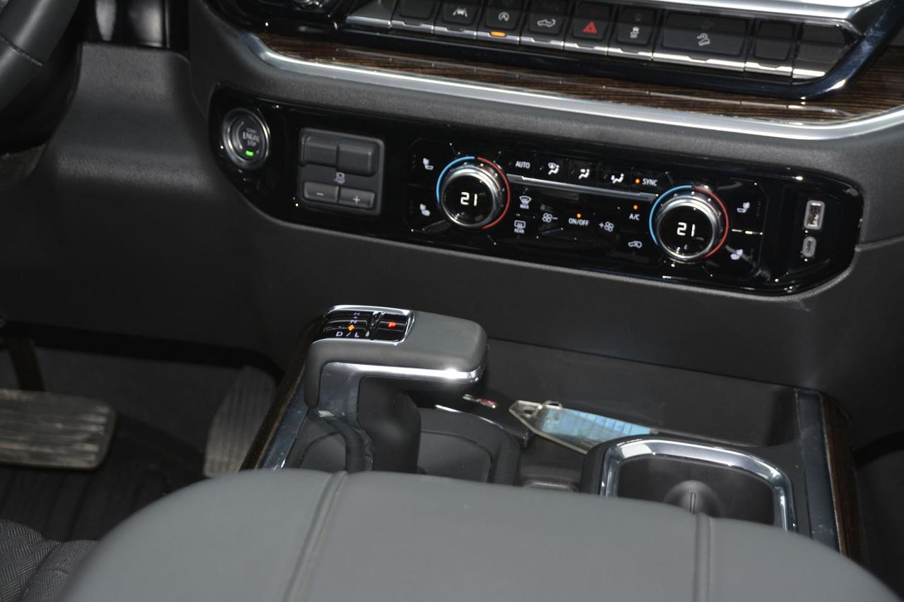2025 GMC Sierra 1500 4WD Crew Cab 157  Elevation Photo