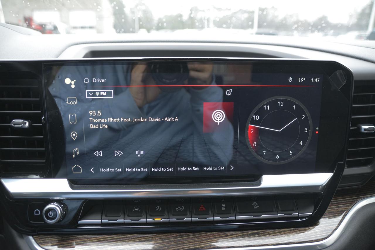2025 GMC Sierra 1500 4WD Crew Cab 157  Elevation Photo