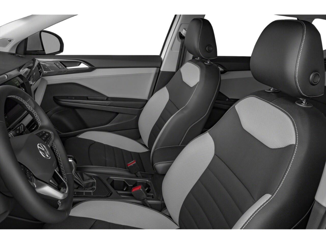 2024 Volkswagen Taos Highline 4MOTION Photo