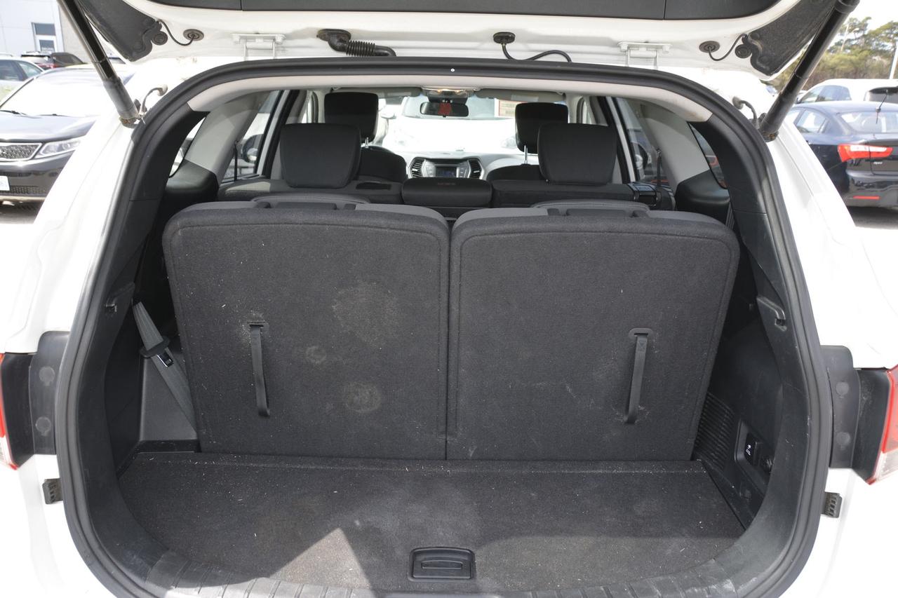 2018 Hyundai Santa Fe XL AWD Premium Photo