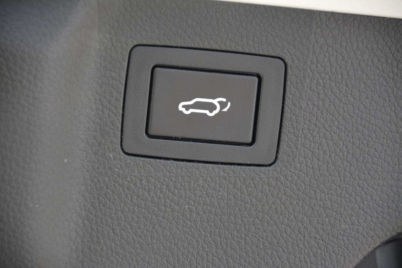2018 Hyundai Santa Fe XL AWD Premium Photo
