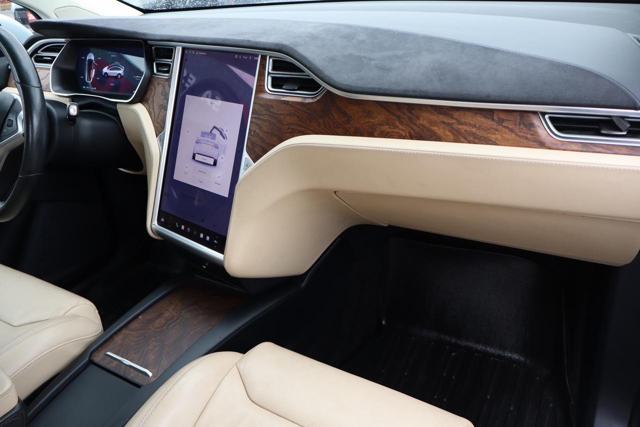 2017 Tesla Model X 100D AWD   6 Passenger Photo
