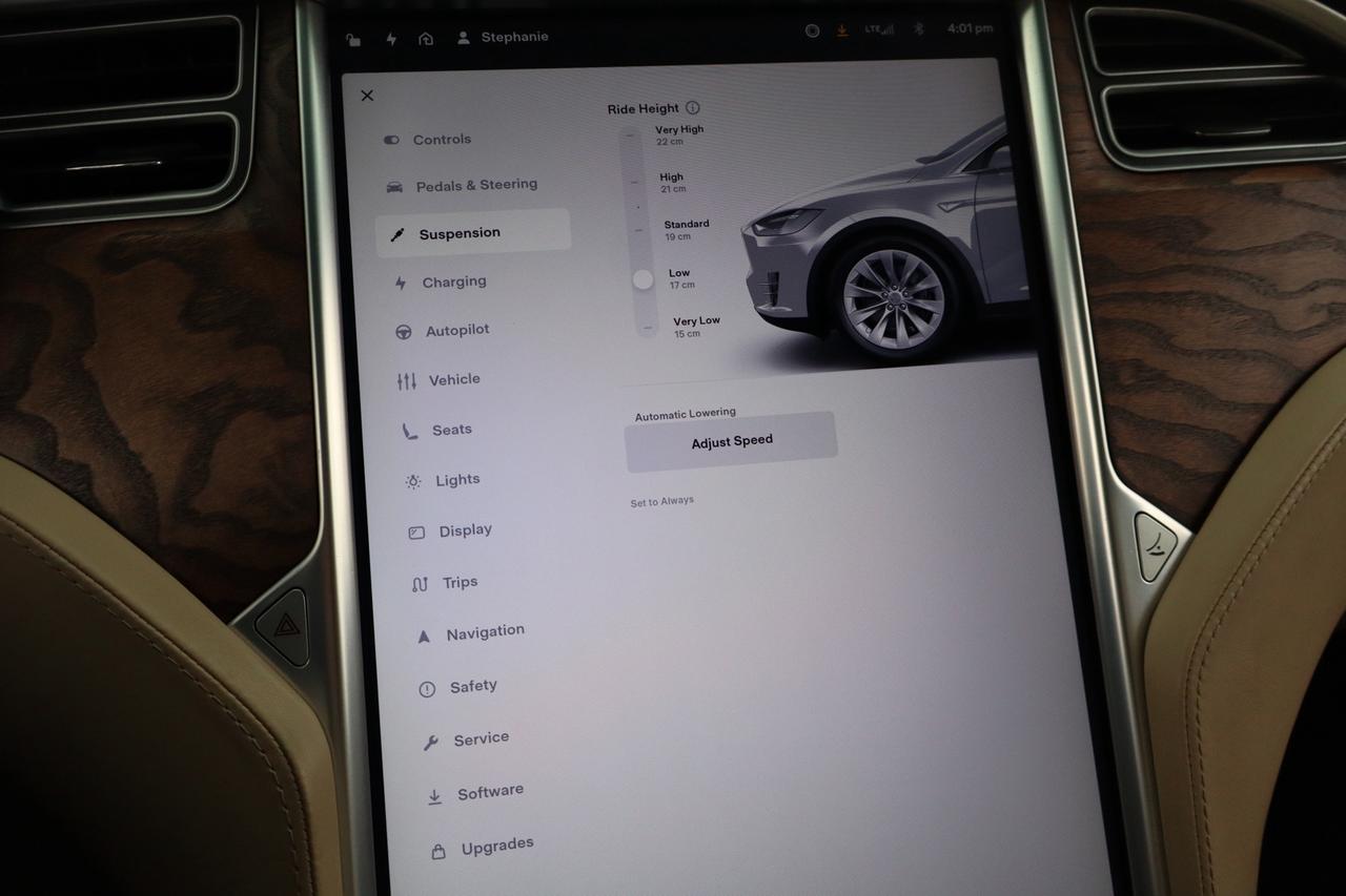 2017 Tesla Model X 100D AWD   6 Passenger Photo