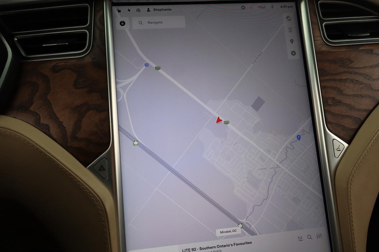 2017 Tesla Model X 100D AWD   6 Passenger Photo