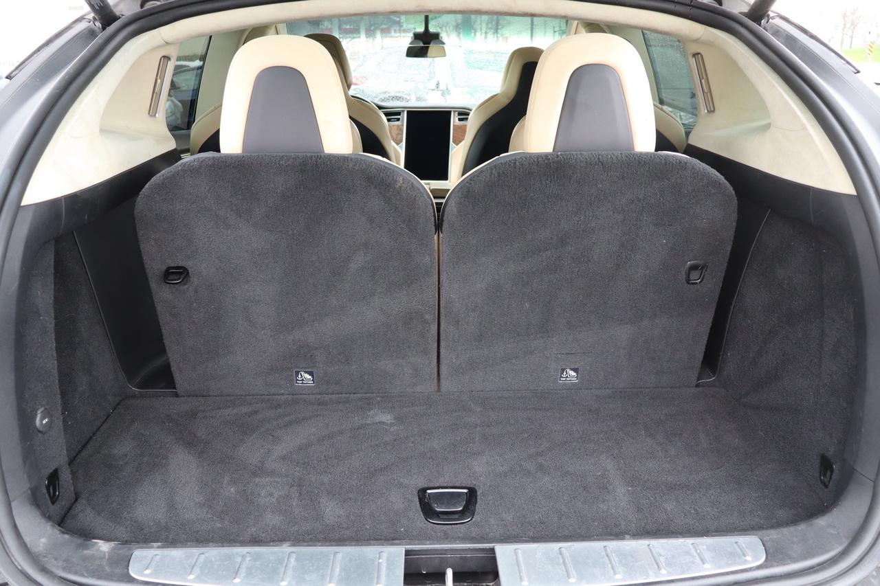 2017 Tesla Model X 100D AWD   6 Passenger Photo