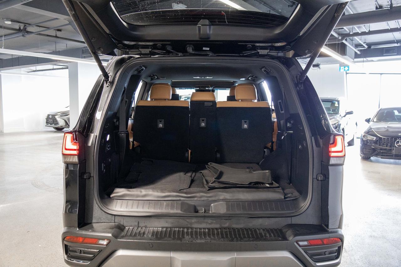 2023 Lexus LX 600 Luxury Pkg Safety Certified Welcome Trades Photo