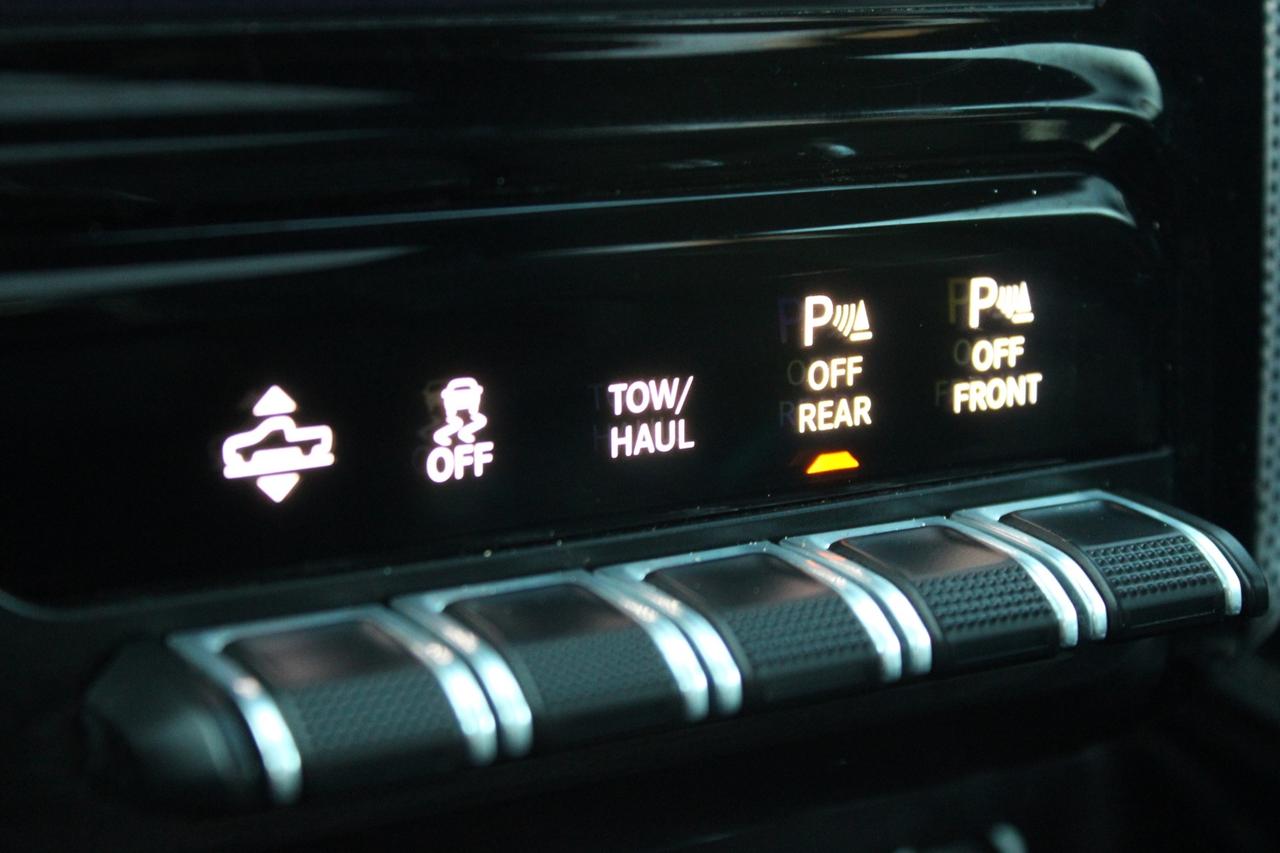 2019 RAM 1500 Limited Crew Cab 4WD   No Accident   Clean Carfax Photo