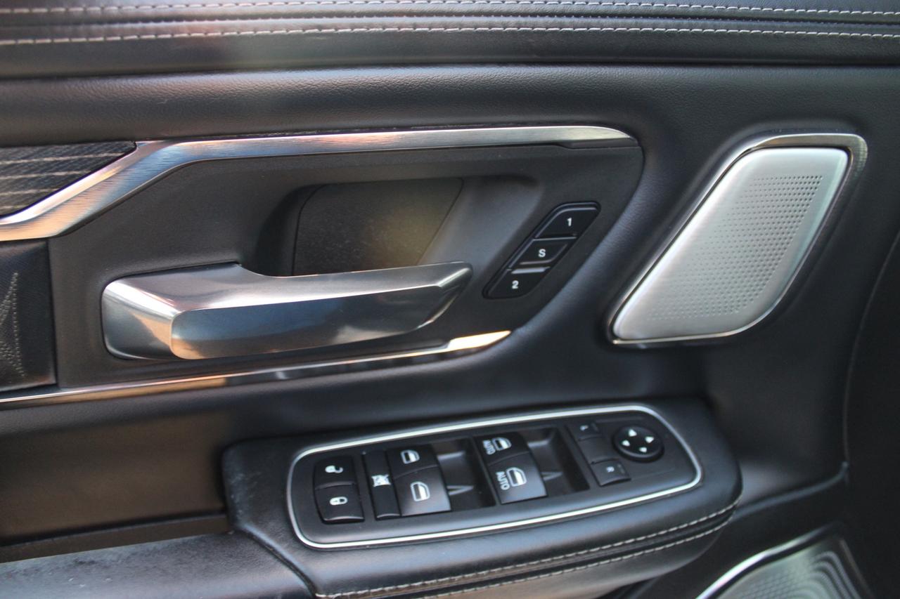 2019 RAM 1500 Limited Crew Cab 4WD   No Accident   Clean Carfax Photo