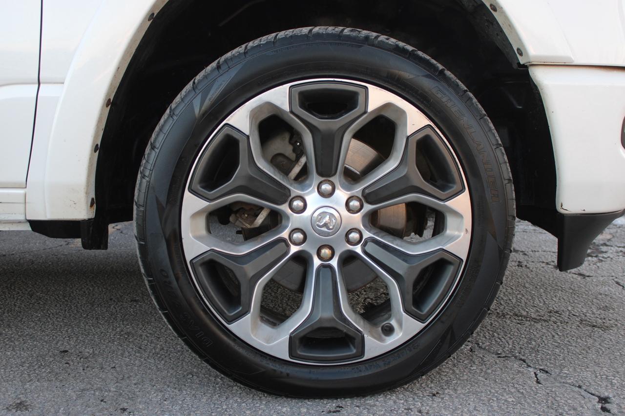 2019 RAM 1500 Limited Crew Cab 4WD   No Accident   Clean Carfax Photo