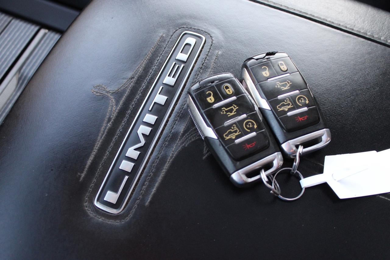 2019 RAM 1500 Limited Crew Cab 4WD   No Accident   Clean Carfax Photo