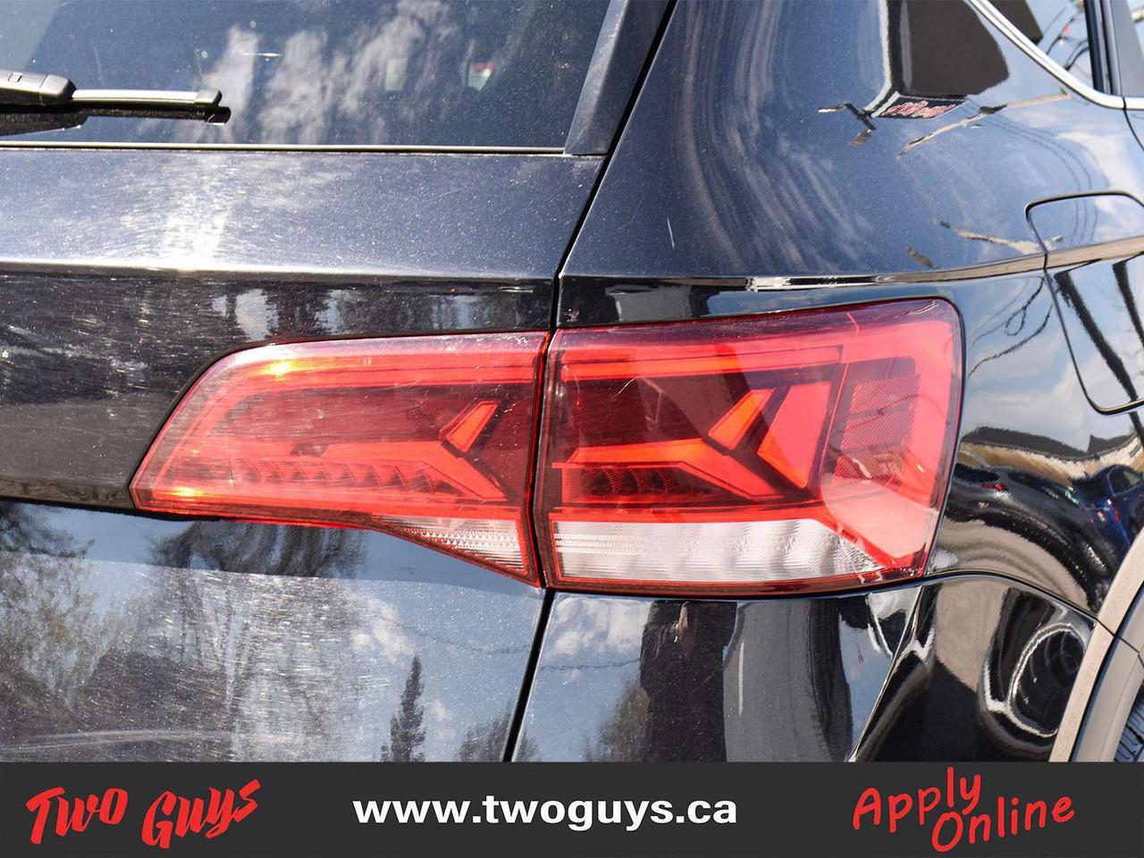 2024 Volkswagen Taos Comfortline FWD Panoroof Back Up Camera Photo