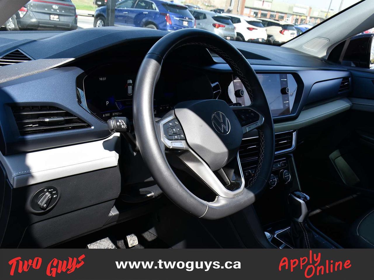 2024 Volkswagen Taos Comfortline FWD Panoroof Back Up Camera Photo