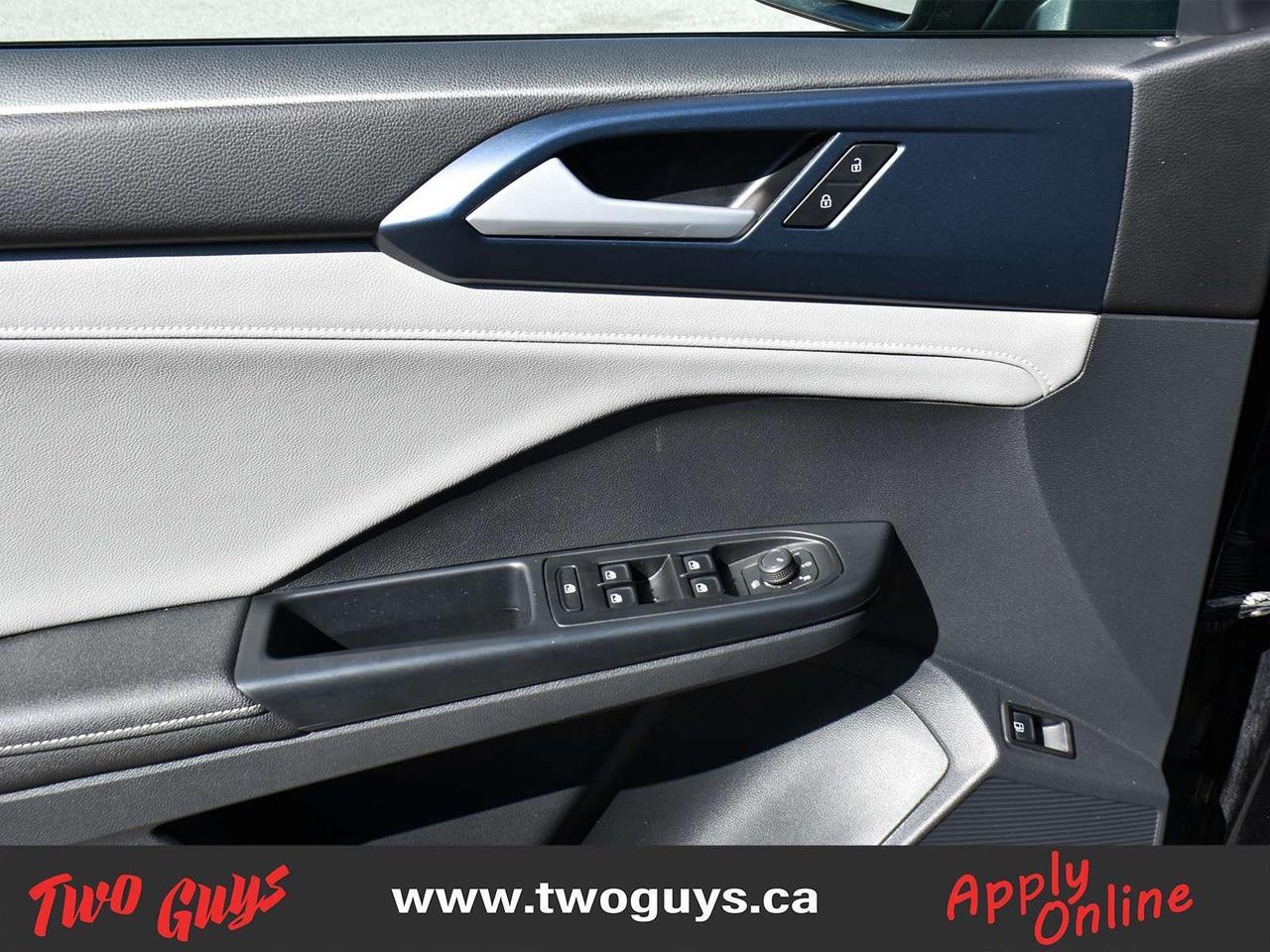 2024 Volkswagen Taos Comfortline FWD Panoroof Back Up Camera Photo