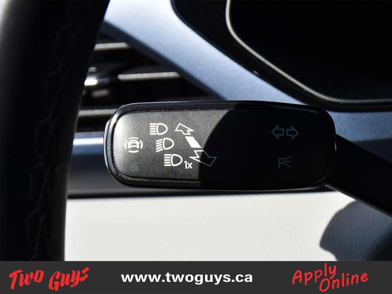 2024 Volkswagen Taos Comfortline FWD Panoroof Back Up Camera Photo